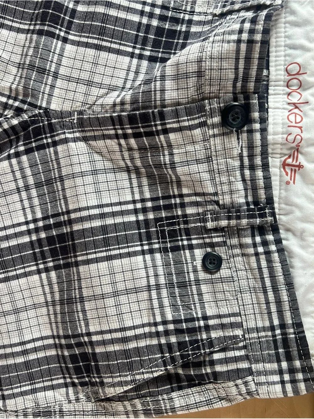 Dockers Women’s Size 8 Black White Plaid Mid Rise Bermuda Walking Shorts